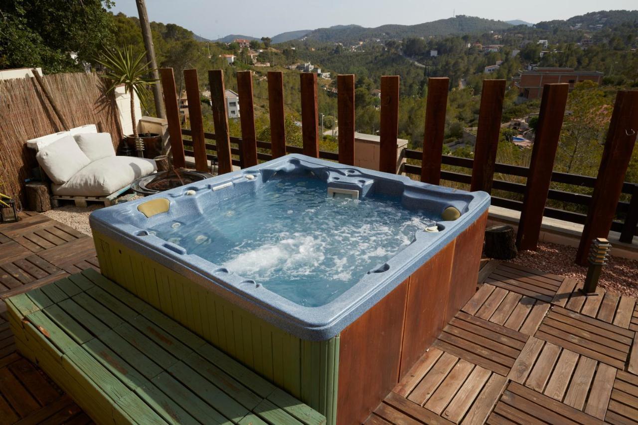Amazing Vila Close To Sitges, Jacuzzi, Swimming Pool & Exellent Views Olivella Bagian luar foto