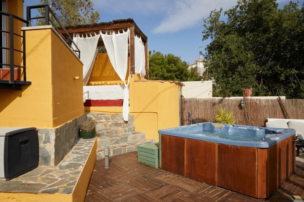 Amazing Vila Close To Sitges, Jacuzzi, Swimming Pool & Exellent Views Olivella Bagian luar foto